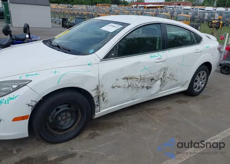 2010 Mazda Mazda6 I Sport z USA, uszkodzony, nr VIN 1YVHZ8BH8A5M04088